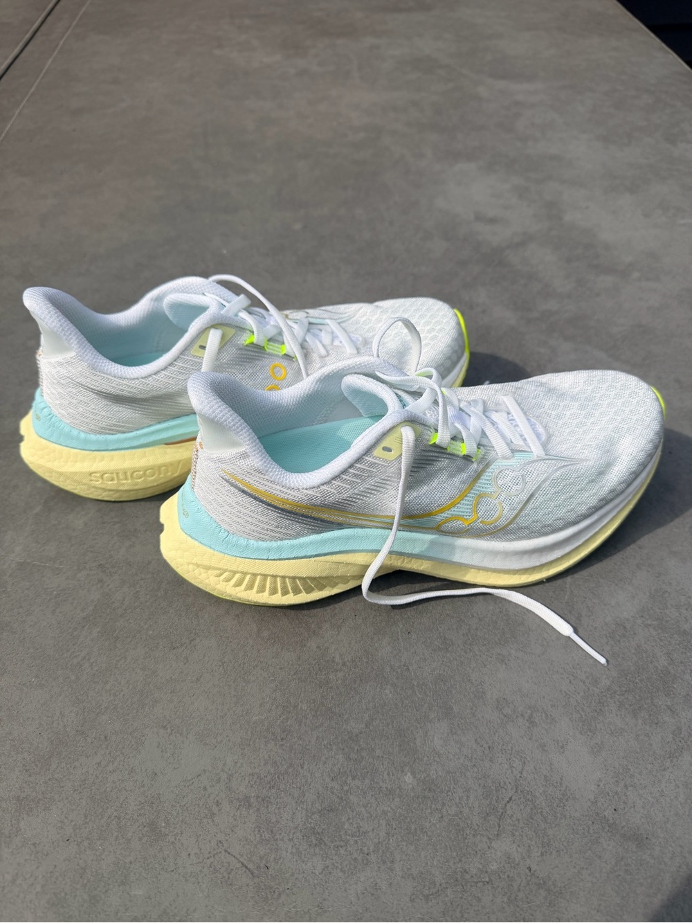 Saucony Women's Endorphin Speed 5’s Size 8 White and Yellow Running Shoes